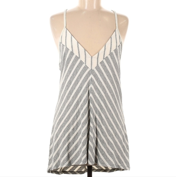 Laila Jayde Size M Chevron Striped Top - Picture 1 of 4